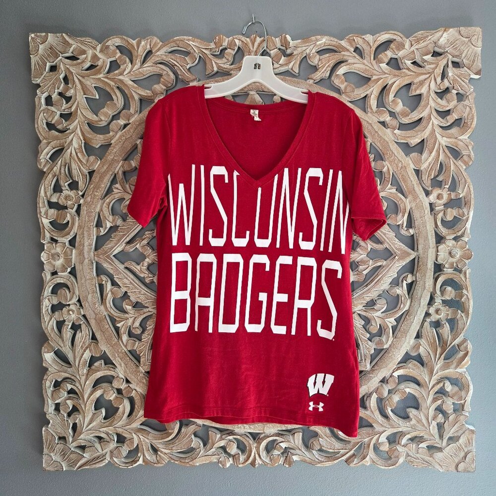 Under Armour Wisconsin Badgers Women's Red V-Neck Tee Size Small